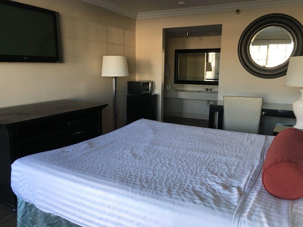 The Dixie Orange County Hotel Stanton Eksteriør billede