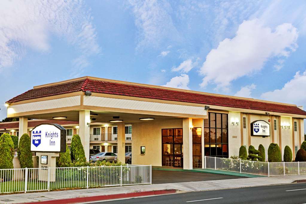 The Dixie Orange County Hotel Stanton Eksteriør billede